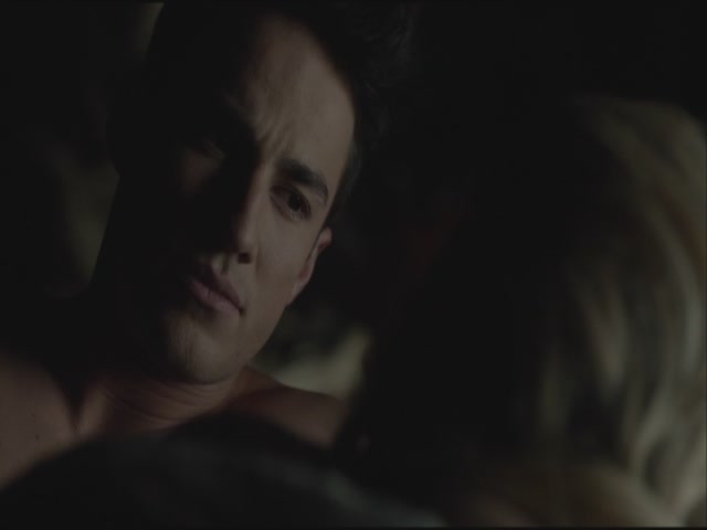 VampireDiariesWorld-dot-org-S3TVD_3x19HeartOfDarkness1163.jpg
