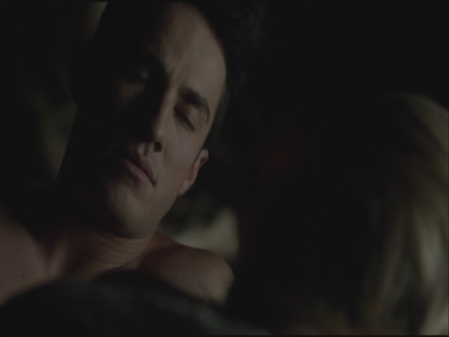 VampireDiariesWorld-dot-org-S3TVD_3x19HeartOfDarkness1174.jpg