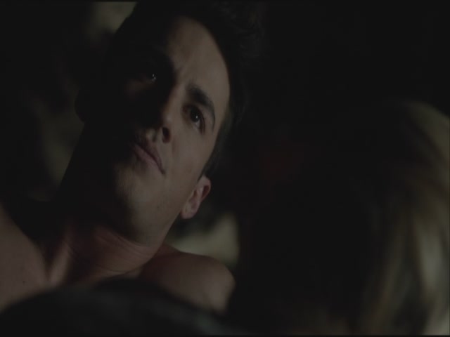 VampireDiariesWorld-dot-org-S3TVD_3x19HeartOfDarkness1176.jpg