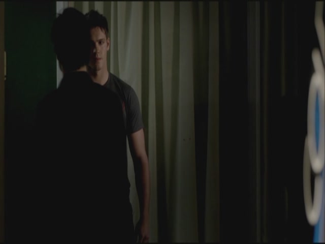 VampireDiariesWorld-dot-org-S3TVD_3x19HeartOfDarkness1439.jpg