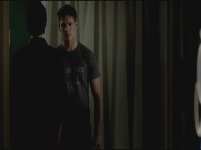 VampireDiariesWorld-dot-org-S3TVD_3x19HeartOfDarkness1440.jpg
