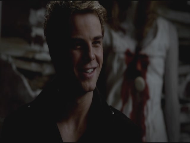 VampireDiariesWorld-dot-org-S3TVD_3x19HeartOfDarkness1707.jpg