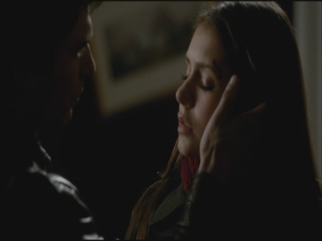 VampireDiariesWorld-dot-org-S3TVD_3x19HeartOfDarkness1841.jpg