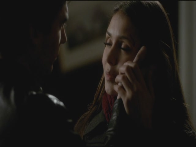 VampireDiariesWorld-dot-org-S3TVD_3x19HeartOfDarkness1843.jpg