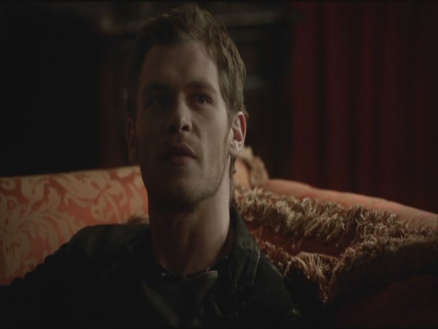 VampireDiariesWorld-dot-org-S3TVD_3x19HeartOfDarkness1975.jpg