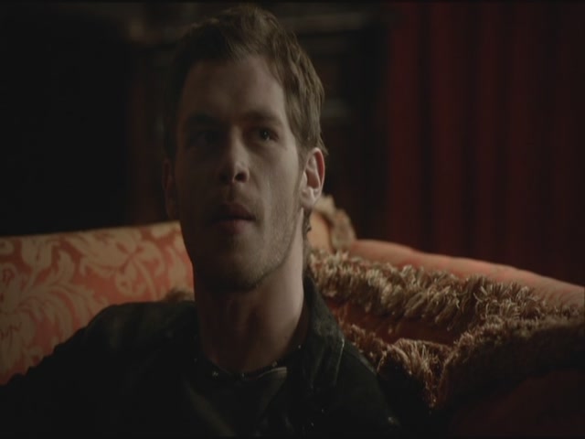 VampireDiariesWorld-dot-org-S3TVD_3x19HeartOfDarkness1976.jpg