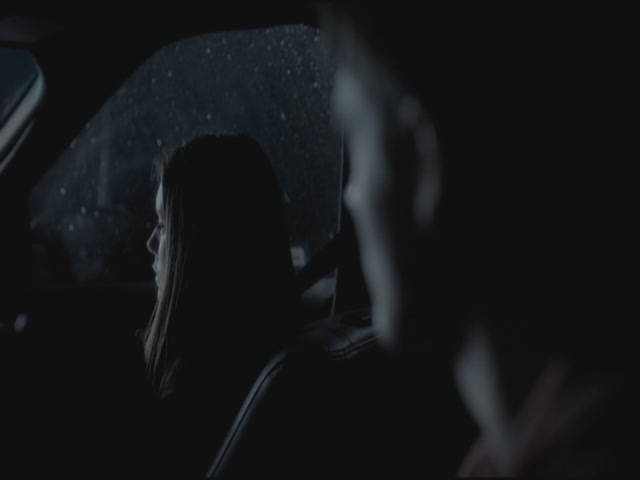 VampireDiariesWorld-dot-org-S3TVD_3x19HeartOfDarkness2035.jpg