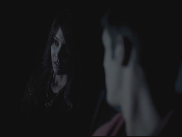 VampireDiariesWorld-dot-org-S3TVD_3x19HeartOfDarkness2042.jpg