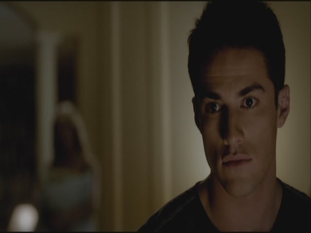 VampireDiariesWorld-dot-org-S3TVD_3x19HeartOfDarkness2098.jpg
