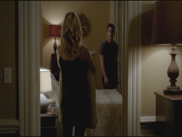 VampireDiariesWorld-dot-org-S3TVD_3x19HeartOfDarkness2103.jpg