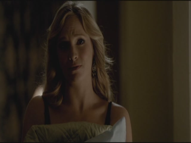 VampireDiariesWorld-dot-org-S3TVD_3x19HeartOfDarkness2110.jpg