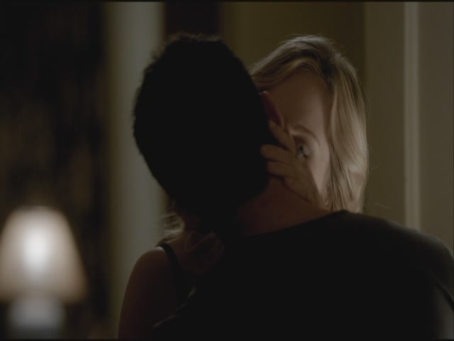 VampireDiariesWorld-dot-org-S3TVD_3x19HeartOfDarkness2121.jpg
