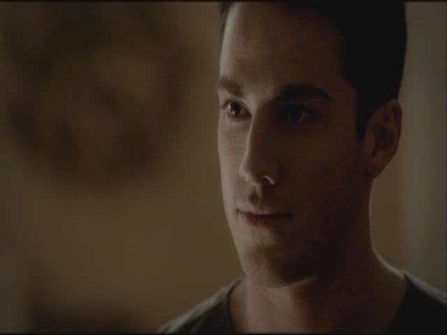 VampireDiariesWorld-dot-org-S3TVD_3x19HeartOfDarkness2131.jpg