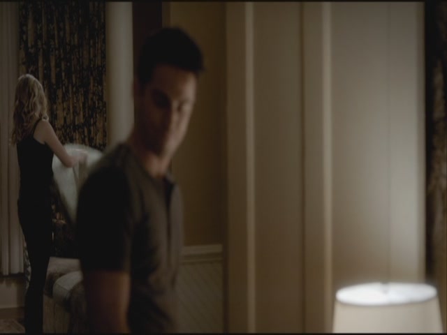 VampireDiariesWorld-dot-org-S3TVD_3x19HeartOfDarkness2137.jpg