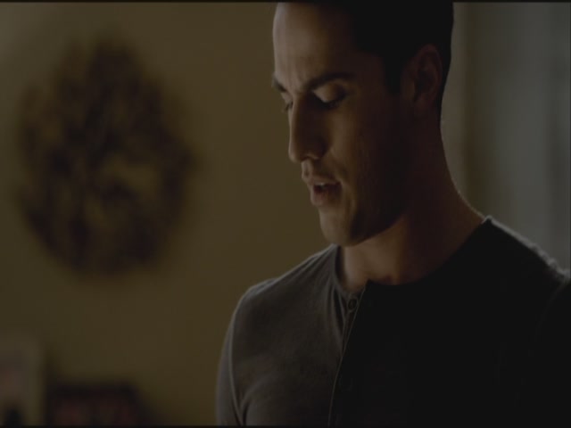 VampireDiariesWorld-dot-org-S3TVD_3x19HeartOfDarkness2144.jpg