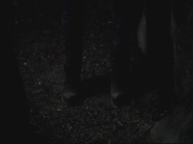 VampireDiariesWorld-dot-org-S3TVD_3x19HeartOfDarkness2201.jpg