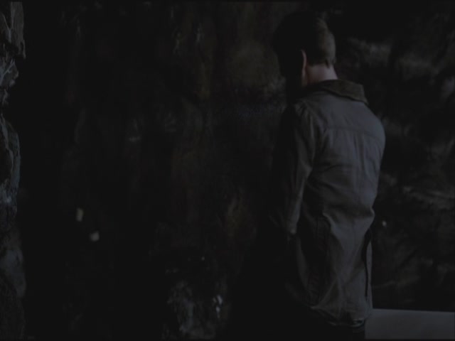 VampireDiariesWorld-dot-org-S3TVD_3x19HeartOfDarkness2210.jpg