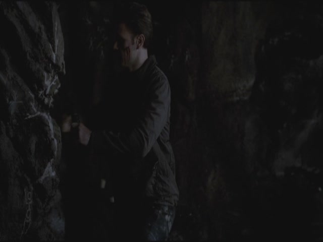 VampireDiariesWorld-dot-org-S3TVD_3x19HeartOfDarkness2212.jpg