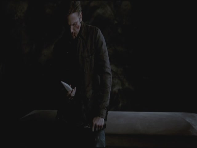 VampireDiariesWorld-dot-org-S3TVD_3x19HeartOfDarkness2223.jpg