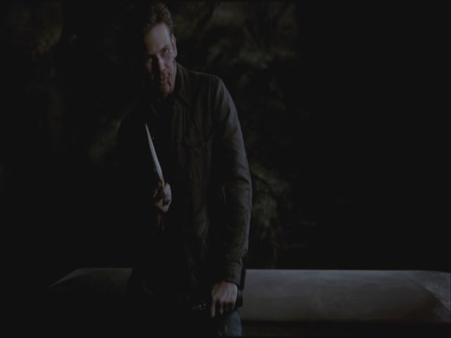 VampireDiariesWorld-dot-org-S3TVD_3x19HeartOfDarkness2224.jpg