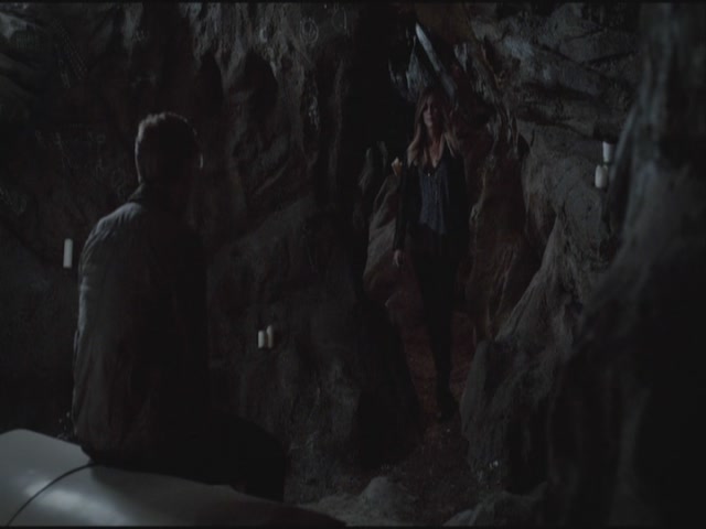 VampireDiariesWorld-dot-org-S3TVD_3x19HeartOfDarkness2255.jpg