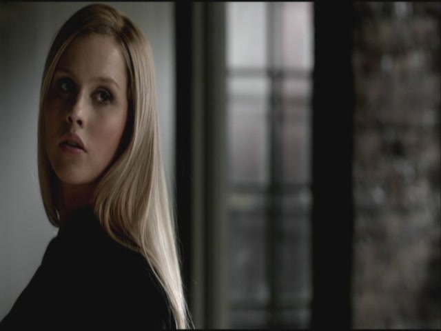 VampireDiariesWorld-dot-org-S3TVD_3x20DoNotGoGentle0034.jpg
