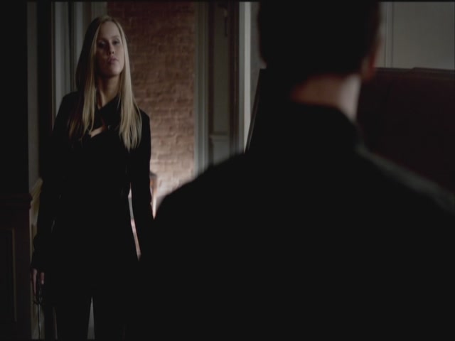 VampireDiariesWorld-dot-org-S3TVD_3x20DoNotGoGentle0102.jpg