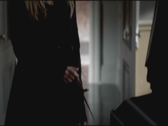 VampireDiariesWorld-dot-org-S3TVD_3x20DoNotGoGentle0109.jpg