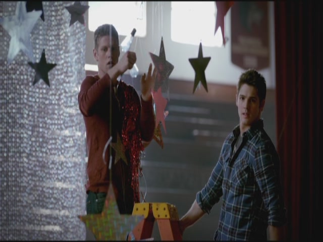 VampireDiariesWorld-dot-org-S3TVD_3x20DoNotGoGentle0176.jpg
