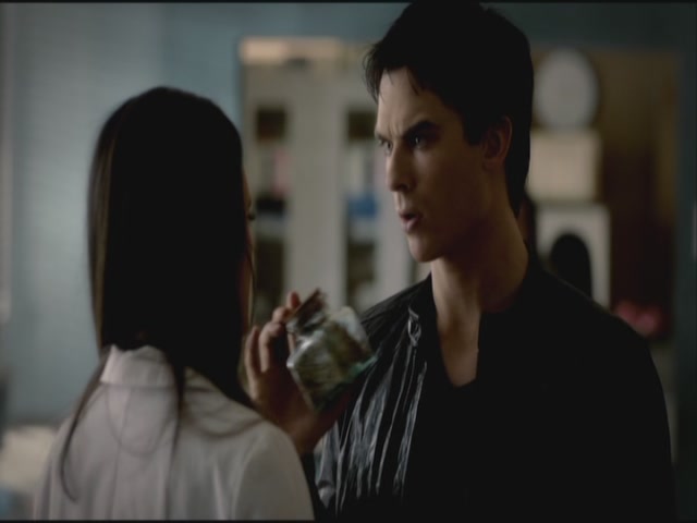 VampireDiariesWorld-dot-org-S3TVD_3x20DoNotGoGentle0340.jpg