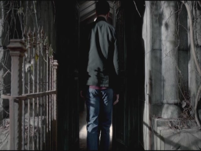 VampireDiariesWorld-dot-org-S3TVD_3x20DoNotGoGentle0361.jpg