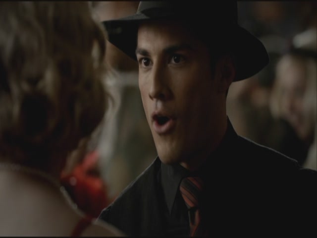 VampireDiariesWorld-dot-org-S3TVD_3x20DoNotGoGentle0573.jpg