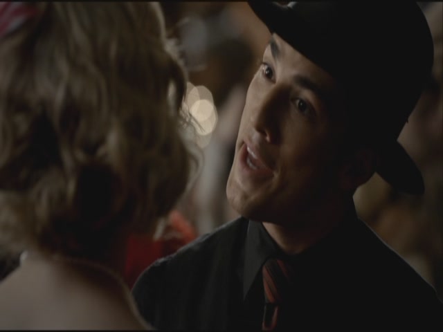 VampireDiariesWorld-dot-org-S3TVD_3x20DoNotGoGentle0582.jpg