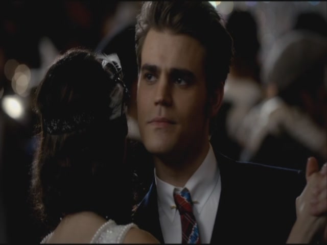 VampireDiariesWorld-dot-org-S3TVD_3x20DoNotGoGentle0616.jpg