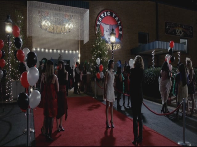 VampireDiariesWorld-dot-org-S3TVD_3x20DoNotGoGentle0779.jpg