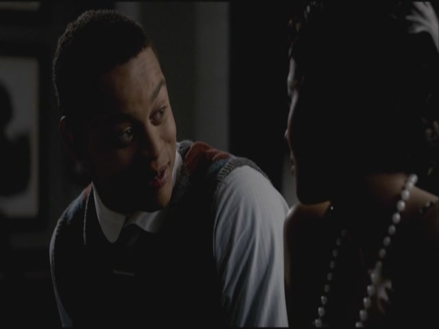 VampireDiariesWorld-dot-org-S3TVD_3x20DoNotGoGentle0832.jpg