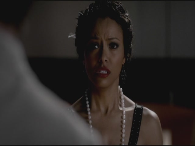 VampireDiariesWorld-dot-org-S3TVD_3x20DoNotGoGentle1128.jpg