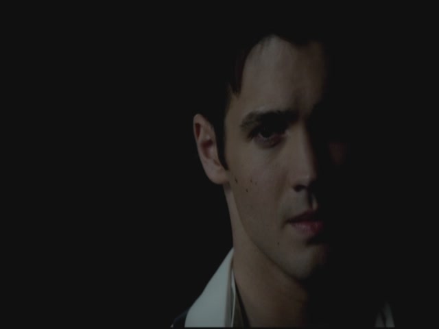 VampireDiariesWorld-dot-org-S3TVD_3x20DoNotGoGentle1634.jpg
