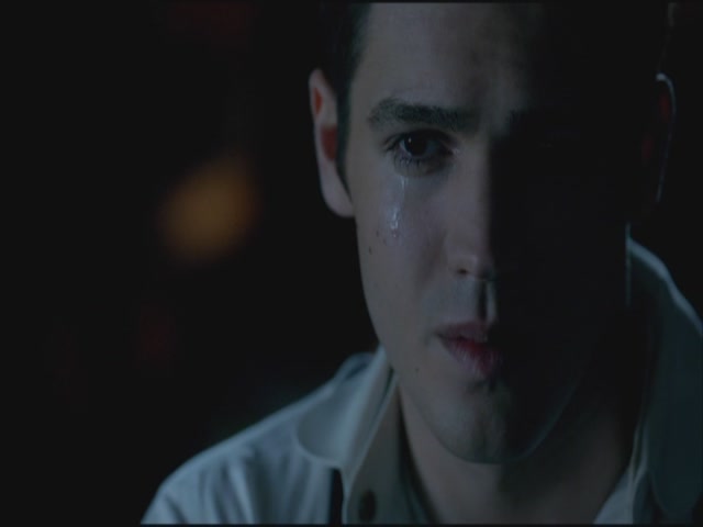 VampireDiariesWorld-dot-org-S3TVD_3x20DoNotGoGentle1941.jpg