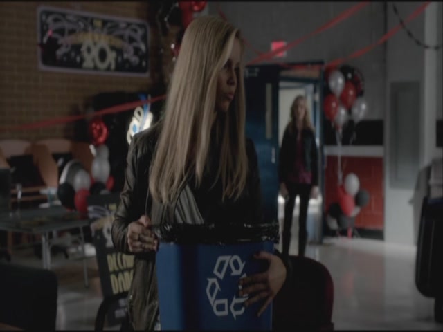 VampireDiariesWorld-dot-org-S3TVD_3x21BeforeSunset0080.jpg