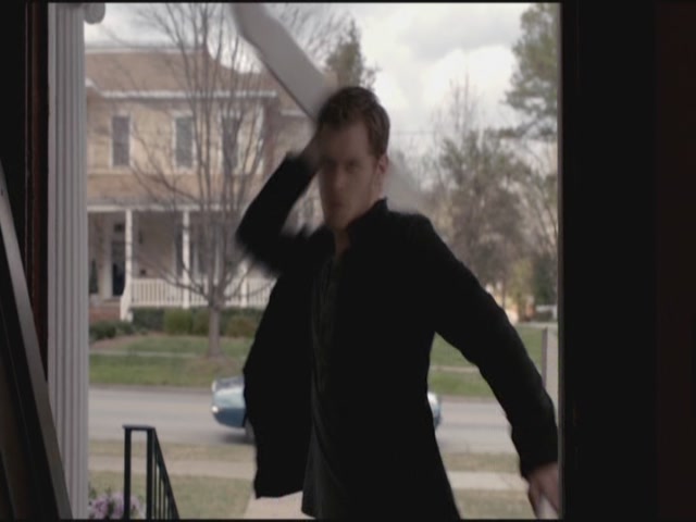 VampireDiariesWorld-dot-org-S3TVD_3x21BeforeSunset0586.jpg
