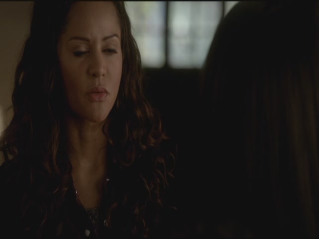 VampireDiariesWorld-dot-org-S3TVD_3x21BeforeSunset0912.jpg