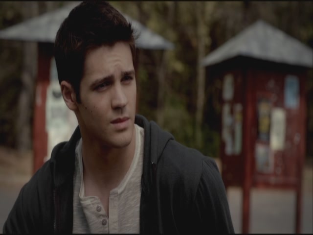 VampireDiariesWorld-dot-org-S3TVD_3x21BeforeSunset1005.jpg