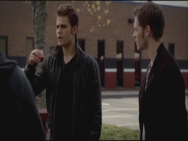 VampireDiariesWorld-dot-org-S3TVD_3x21BeforeSunset1015.jpg