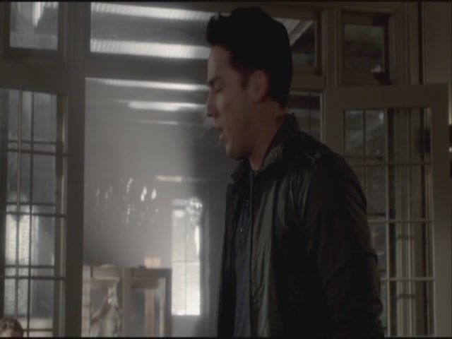 VampireDiariesWorld-dot-org-S3TVD_3x21BeforeSunset1320.jpg