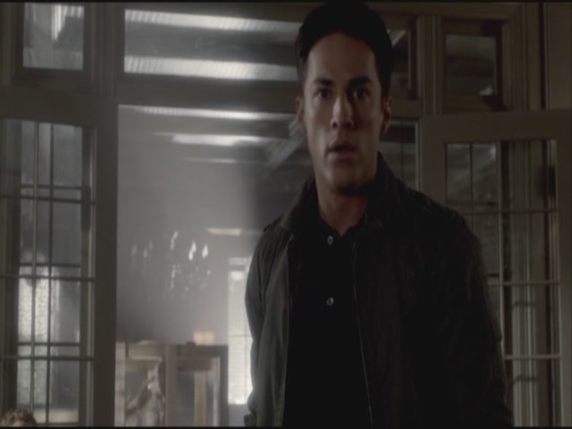 VampireDiariesWorld-dot-org-S3TVD_3x21BeforeSunset1321.jpg