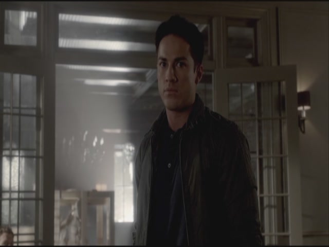 VampireDiariesWorld-dot-org-S3TVD_3x21BeforeSunset1334.jpg