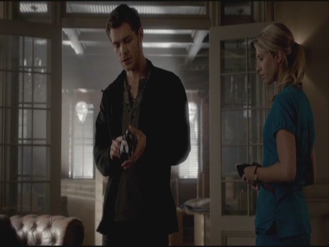 VampireDiariesWorld-dot-org-S3TVD_3x21BeforeSunset1446.jpg