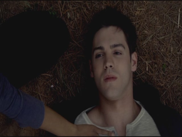 VampireDiariesWorld-dot-org-S3TVD_3x21BeforeSunset1623.jpg
