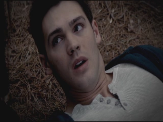 VampireDiariesWorld-dot-org-S3TVD_3x21BeforeSunset1721.jpg